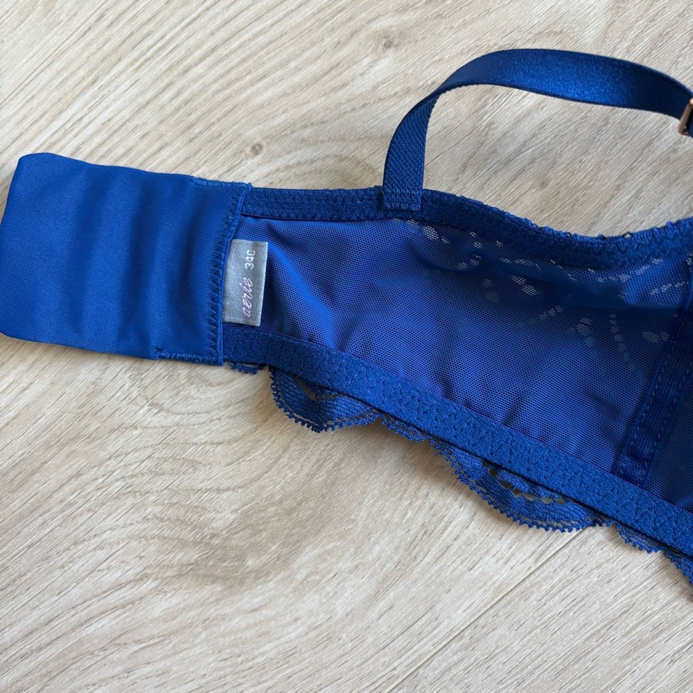 2 Aerie Push Up Bras - Picture 5 of 16